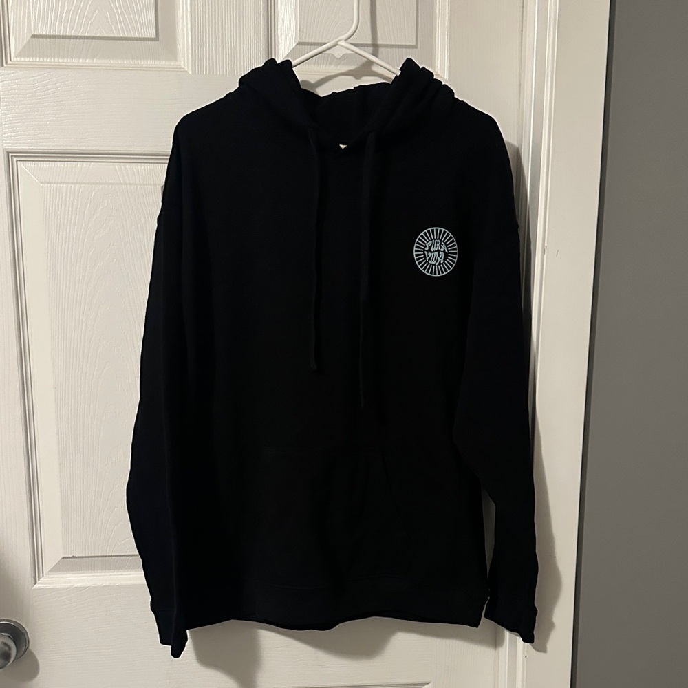 Pura Vida Black Tee with White Circular Logo